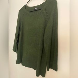 LIKE NEW Hunter Green 3/4 Sleeve BUTTERY SOFT sweater Premise